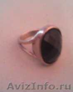 Продам женское серебряное кольцо-перстень со шпинелем - Изображение #1, Объявление #880937